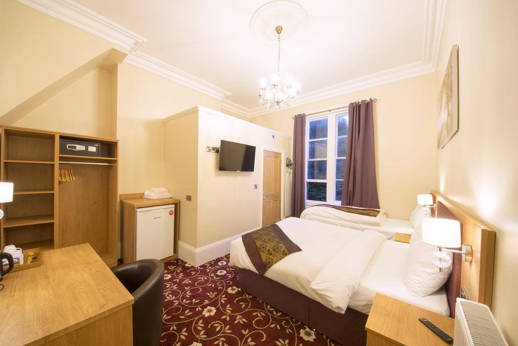 Edgerton Hotel ฮัดเดอร์สฟิลด์ ภายนอก รูปภาพ