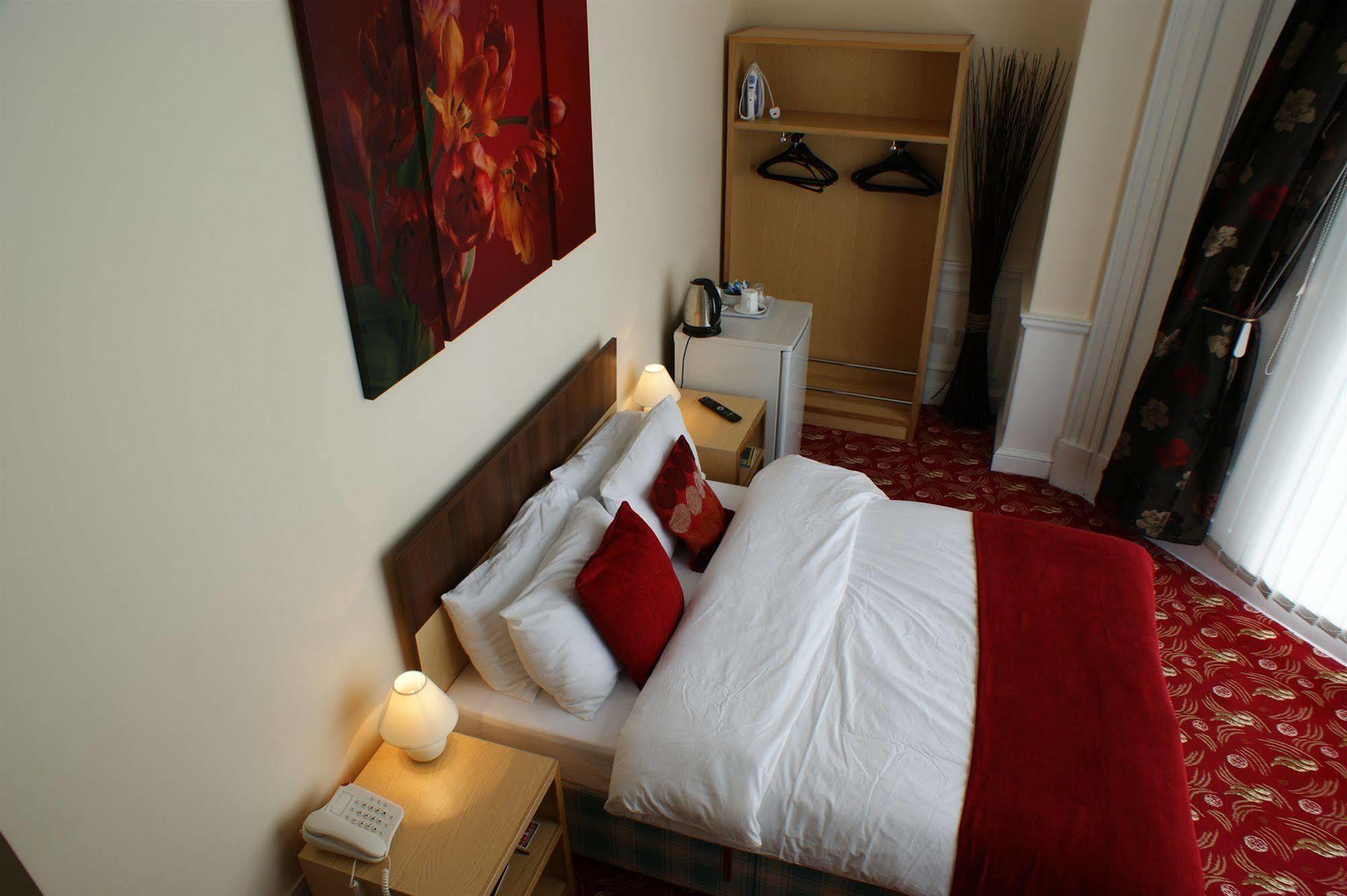Edgerton Hotel ฮัดเดอร์สฟิลด์ ภายนอก รูปภาพ