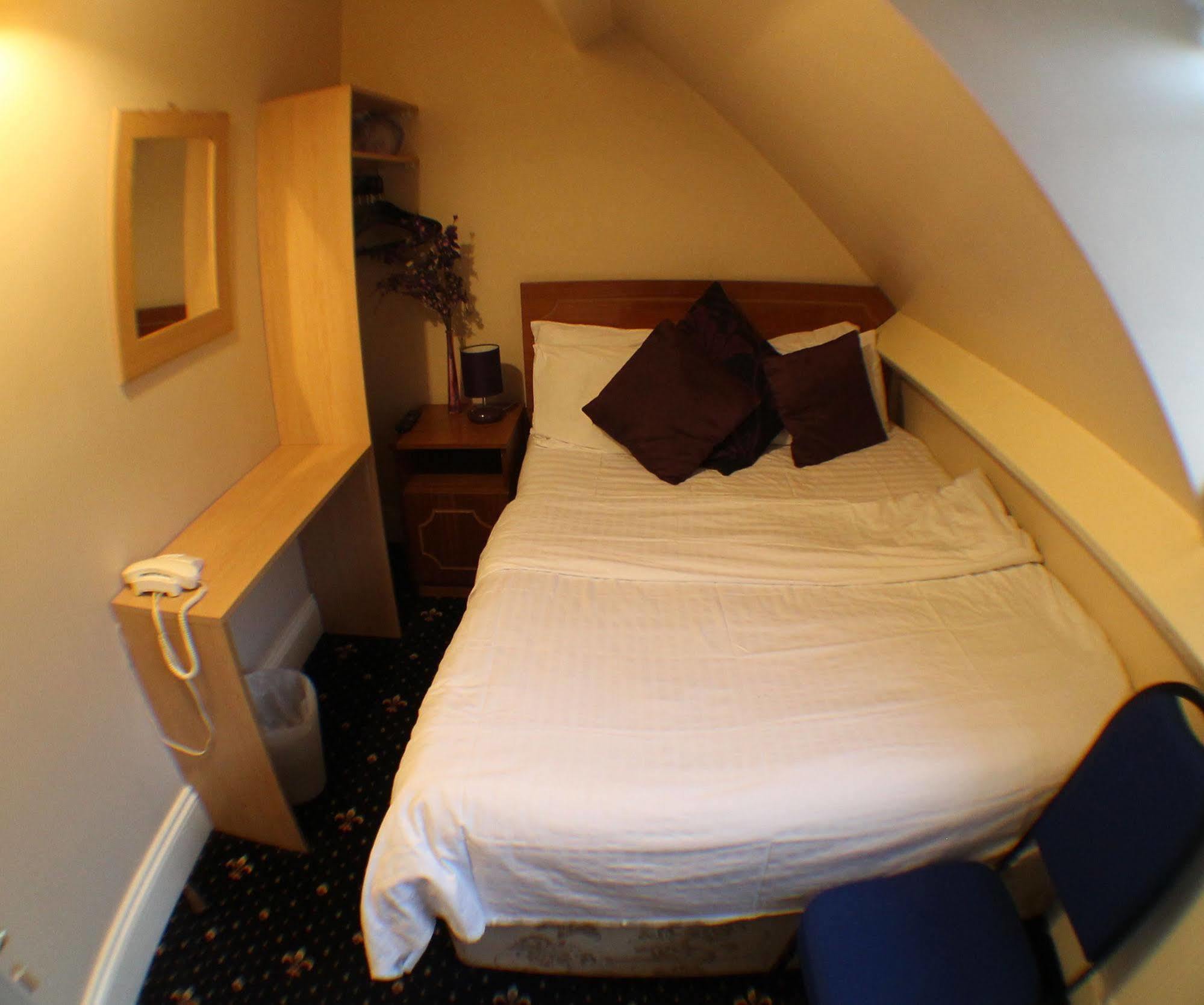 Edgerton Hotel ฮัดเดอร์สฟิลด์ ภายนอก รูปภาพ