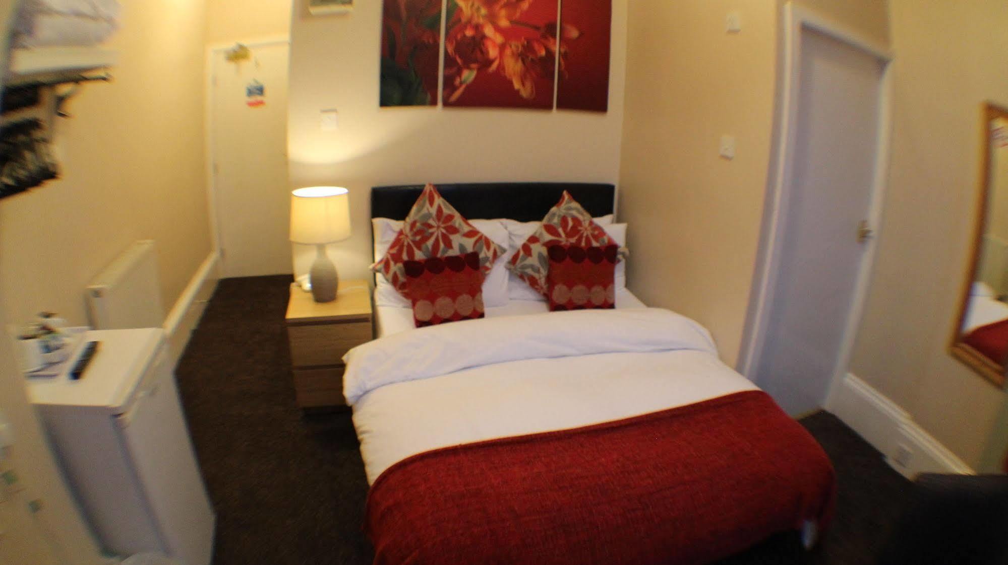 Edgerton Hotel ฮัดเดอร์สฟิลด์ ภายนอก รูปภาพ