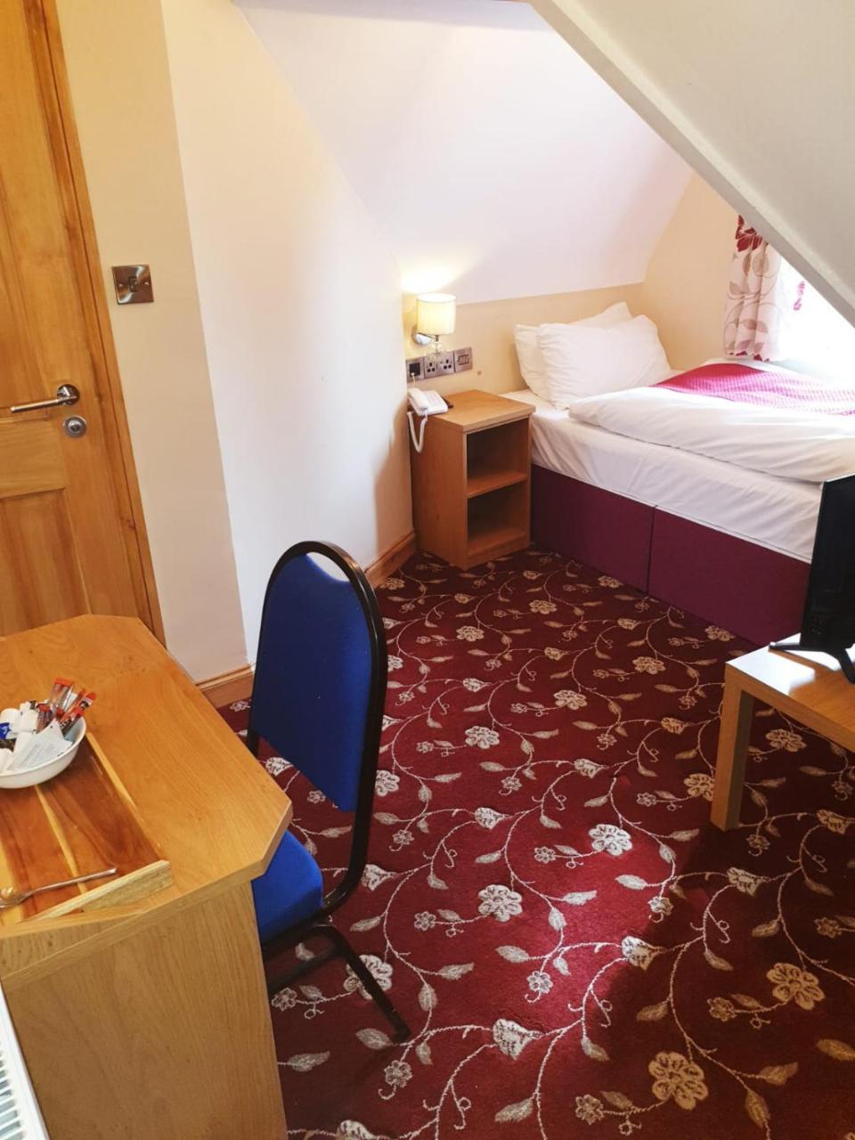 Edgerton Hotel ฮัดเดอร์สฟิลด์ ภายนอก รูปภาพ